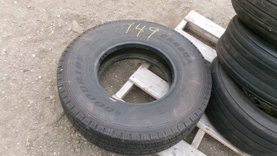 235 / 85R / 16" , new