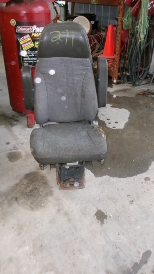 AIR RIDE TRUCK SEAT