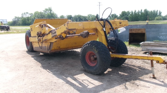 TORQUE 10 YARD PUSH OFF SCRAPER, 16.9 X24" rears, 16.5 x 16.1 frts, low usage