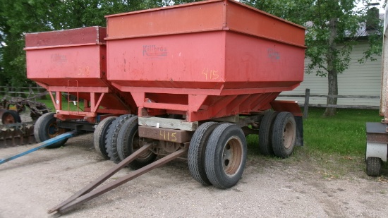 KILBROS 400 CENTER DUMP GRAVITY WAGON on TRUCK FRAME, 8 7.50 X 20" tires