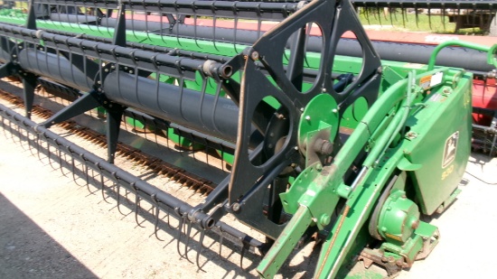 30' JOHN DEERE 930 RIGID HEAD w / FINGER REEL, fore & aft