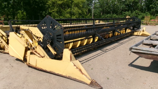 30' NEW HOLLAND 973 FLEX HEAD, HHC, fore & aft, 3" cut, good poly