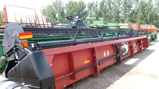 2003 30' CASE IH 1020 FLEX HEAD , 2 shaft oil drive, fore & aft, 3" cut, good poly,