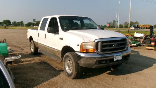 1999 FORD F-250 4 DR. SHORT BOX 4WD, V-10, auto, fresh tuneup, 281, 633 miles, +