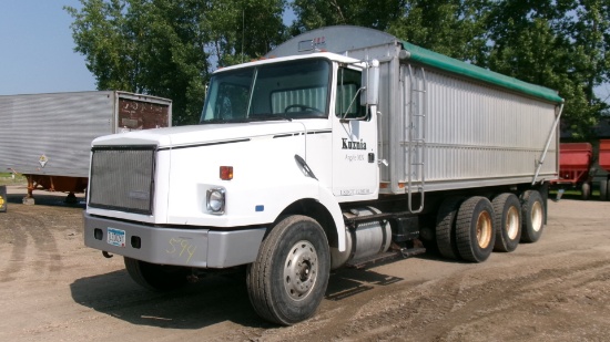 1990 VOLVO TRI AXLE w / 22' ALUMINUM BOX, 300 Cummins, 9 spd., air ride, roll tarp, 11R X 22.5 tire+