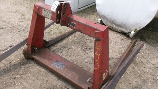 NEW HOLLAND # 80 3 PT. BALE FORK