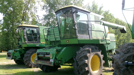 JOHN DEERE 7720 w / MUD HOG SERIES II RWA, HHC, feeder house reverser, AC WORKS, 2  spd.