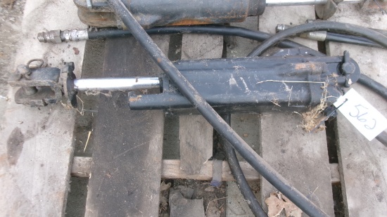 8" JOHN DEERE HYD. CYLINDER w / hoses