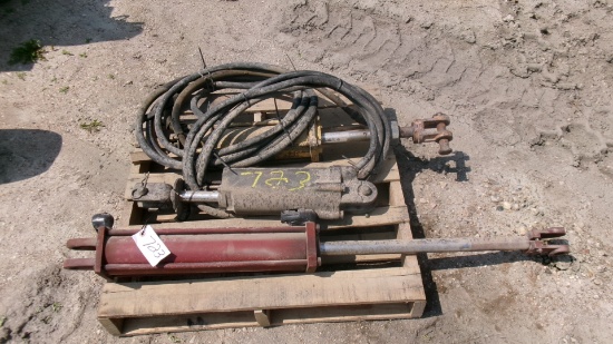 3-HYDRAULIC CYLINDERS