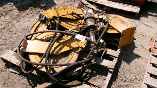 PALLET w/ 4 FUEL HOSE REELS