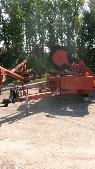 25' CASE IH 8220 AUTO FOLD PULL TYPE SWATHER, finger reel