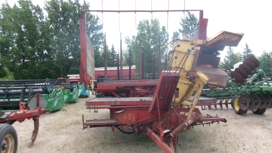 NEW HOLLAND 1033 STACKLINER, push offs , auto tie