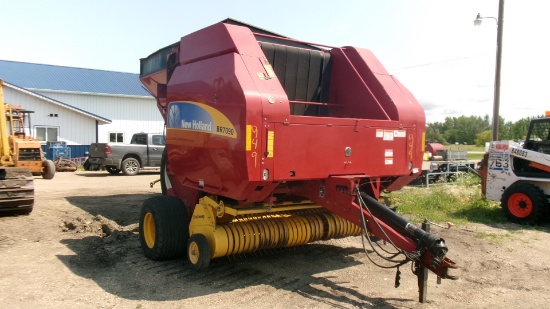 NEW HOLLAND BR7090 ROUND BALER AUTO WRAP, mega wide pu, hyd. Lift, includes 2 new belts,