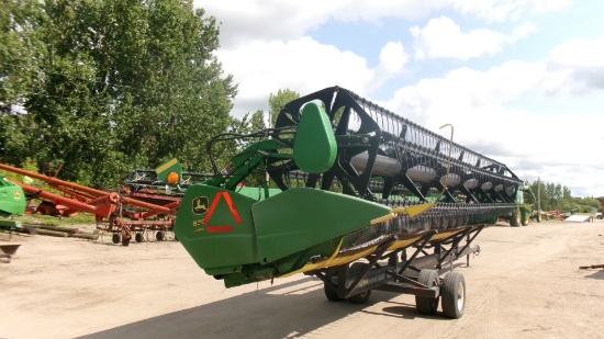 JOHN DEERE 630 FLEX HEAD, single point, fore & aft, 1 1/2" cut. Contact Trevor @