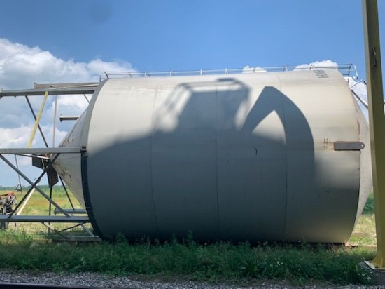 3000 bu. LORRICH HOPPER BIN  w/ takeout auger - to be moved by buyer. Located at CHS Erskine, MN