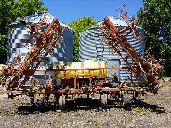 24 ROW H & S 300 GALLON VERT. FOLD BAND SPRAYER, hyd. pump, 3 section shut off, guide wheels,