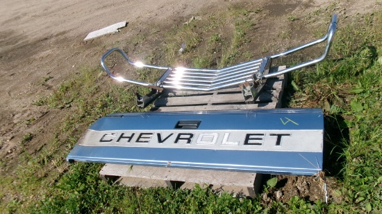 1996 CHEV. 1/2 TON TAIL GATE & BRUSH GUARD