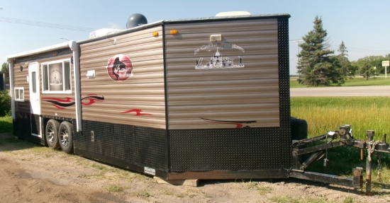 2015 8' X 24' ICE CASTLE, LAKEOF THE WOODS EXTREME CUSTOM TANDEM AXLE, ALL Arctic insulation, RV