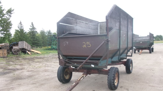 12' REAR UNLOAD FORAGE BOX on 6 TON IHC WAGON
