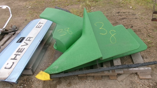 2-JOHN DEERE 900 SERIES HEADER DIVIDERS