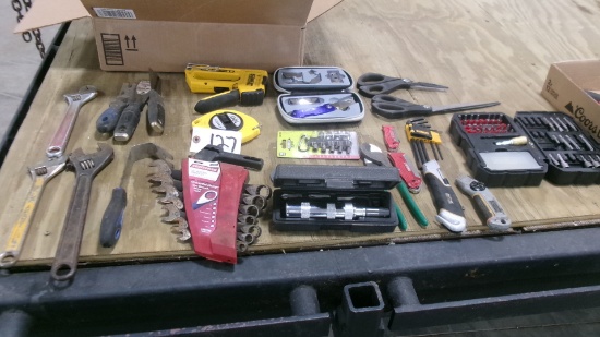 CRAFTSMAN 7 PC. COMBINATION WRENCH SET, 100 TAPE, PUTTY KNIVES, DEWALT STABLER, +