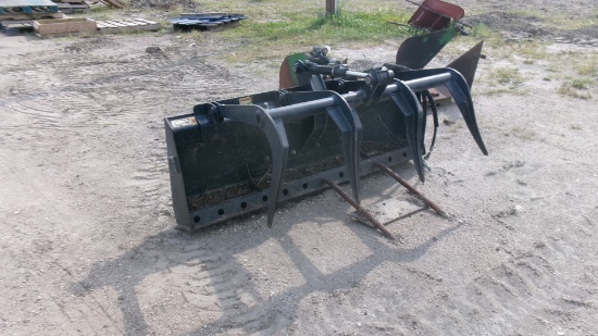 CAT SKID MOUNT MANURE GRAPPLE