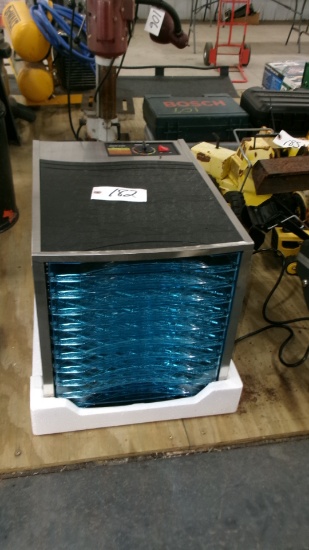 CABELAS DEHYDRATOR,  used once