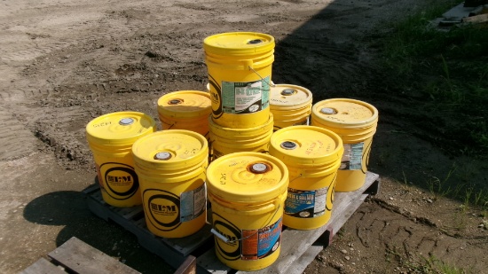 5-FULL & 4 PARTIAL 5 GALLON PAILS OF EZ STRIP CONCRETE FORM RELEASE, DRESS & SEAL WB (