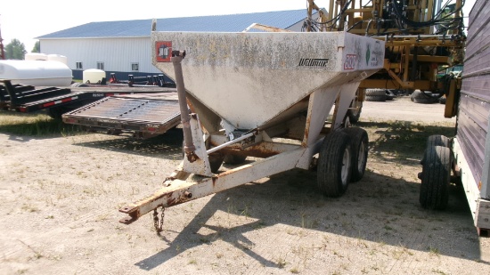 WILMAR 500 FERTILIZER SPREADER, 1 spring shackle needs repair