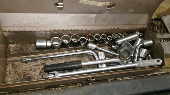 POWER KRAFT 1/2" SOCKET SET w / BREAKER & RACHET