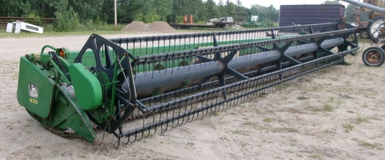 30' JOHN DEERE 930 RIGID HEAD w / FINGER REEL, fore & aft, pro plates