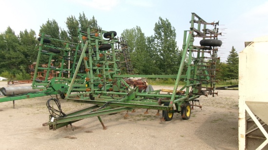 30 1/2" JOHN DEERE 1000 FIELD CULT.  w / 2 BAR HARROW, walking wing tandems, contact Tim @ 681-1587