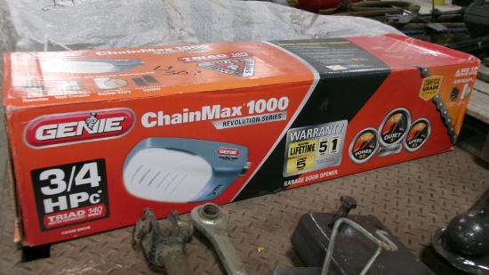 GENIE CHAIN MAX 1000 REVOLUTION SERIES 3/4 H.P. GARAGE DOOR OPENER