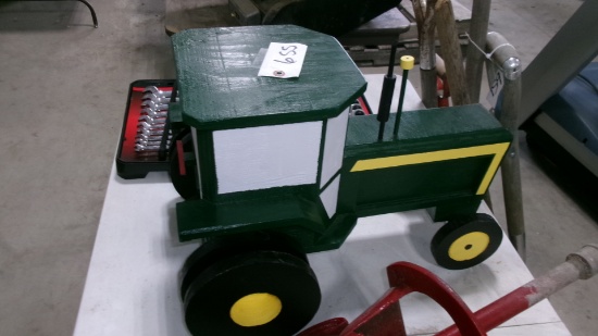 WOOD JOHN DEERE TRACTOR