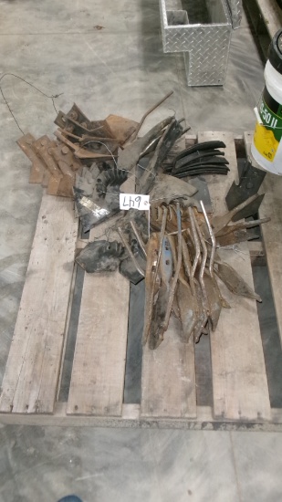ASST. CULTIVATOR SHOVELS , SPIKES & NH3 KNIVES