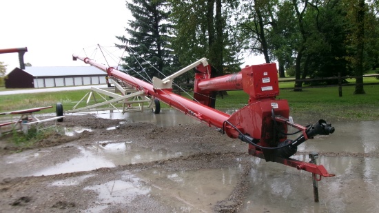 10" x 70' FARM KING MECHANICAL SWINGER AUGER, low profile hopper