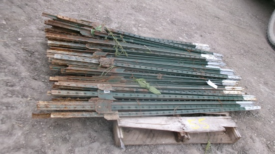 55-GREEN 6' T POSTS ( 55 x your bid )