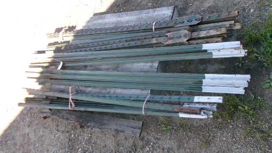 35- 6 1/2' T-POSTS  ( 35 x your bid )