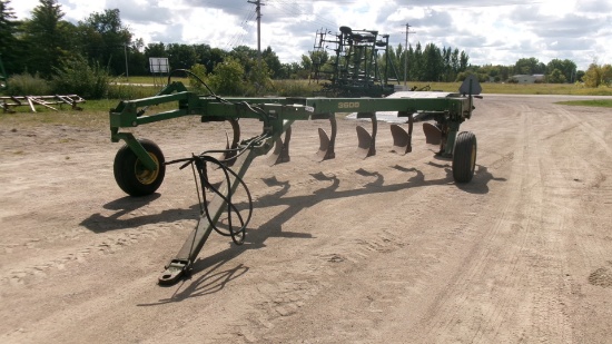 6-18" JOHN DEERE 3600 TOGGLE TRIP PULL TYPE PLOW