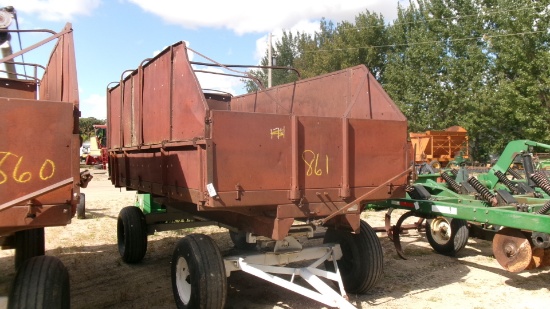 12' COBEY REAR UNLOAD FORAGE BOX on 6 BOLT NH3 WAGON, 12.5L X 15" tires