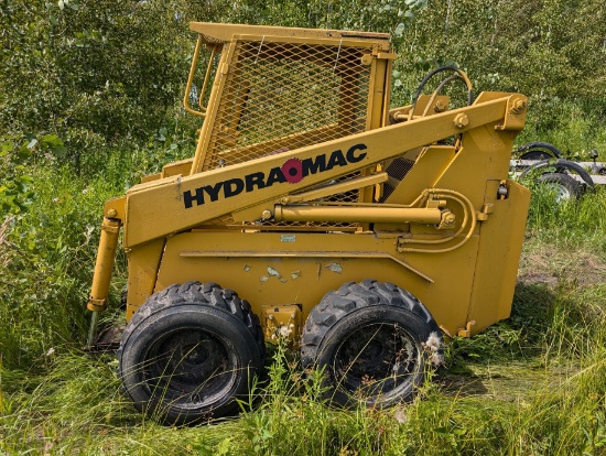 HYDRA MAC 1600 SKID LOADER  W / SKIDS FOR PARTS, bad clutches,  motor does not start, +
