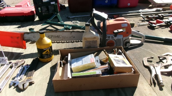 20" STIHL MS 377 CHAIN SAW w / EXTRA CHAINS, & BAR OIL