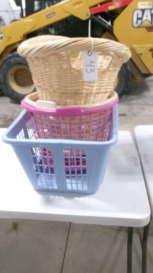 4-LAUNDRY BASKETS
