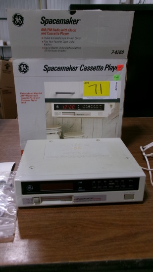 NEW GE AM FM RADIO / CASSETTE PLAYER (under cabinet model )