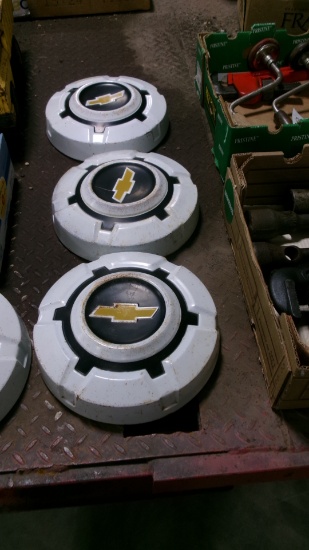 4-CHEVY HUB CAPS ( FITS 67-75 )