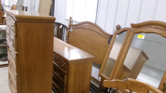 QUEEN BED,8 DRAWER 64" DRESSER W / MIRROR, & 38" 5 DRAWER CHEST OF DRAWERS