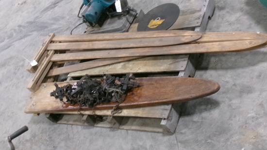 10 NORTHWOODS # 1 3/4 COIL SPRING TRAPS & 5 PELT STRETCHERS