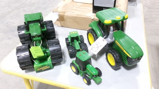 JOHN DEERE TOYS - plastic