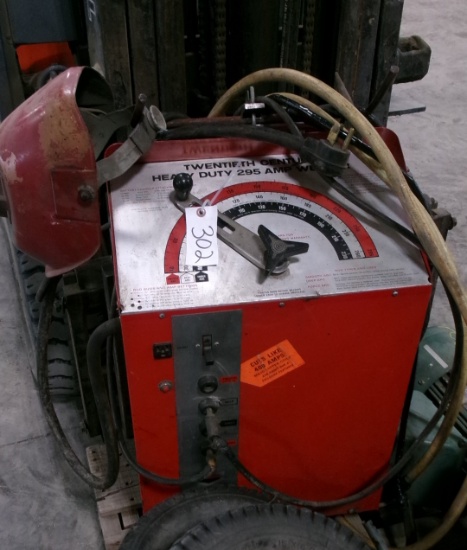 20TH CENTURY 295 AMP. AC WELDER w / chipper & helmet