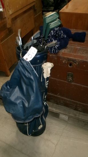 SET OF NORTHWEST GOLF CLUBS